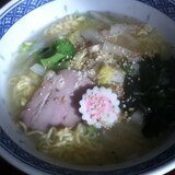 マーガリンで白菜をとろっと炒めた塩ラーメン